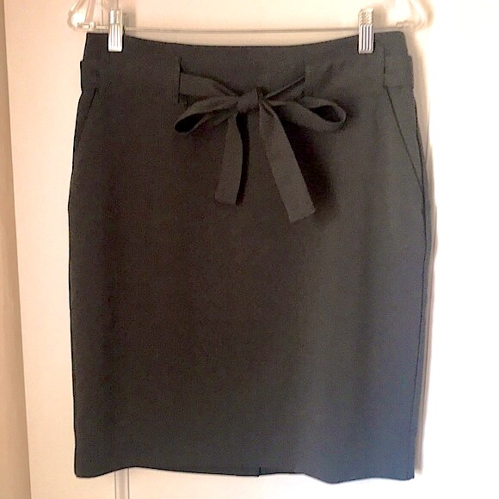 Banana Republic petite pencil skirt with belt